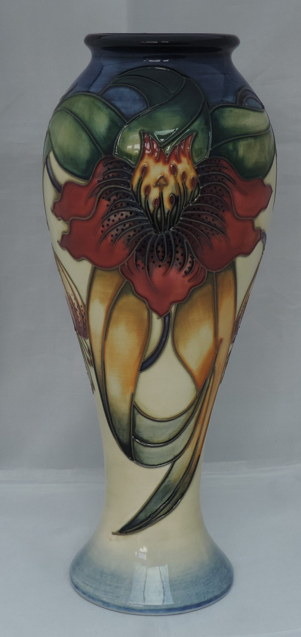 Moorcroft Anna Lily Vase – Lime Tree Collectables